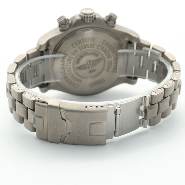 Breitling Chrono Avenger E13360